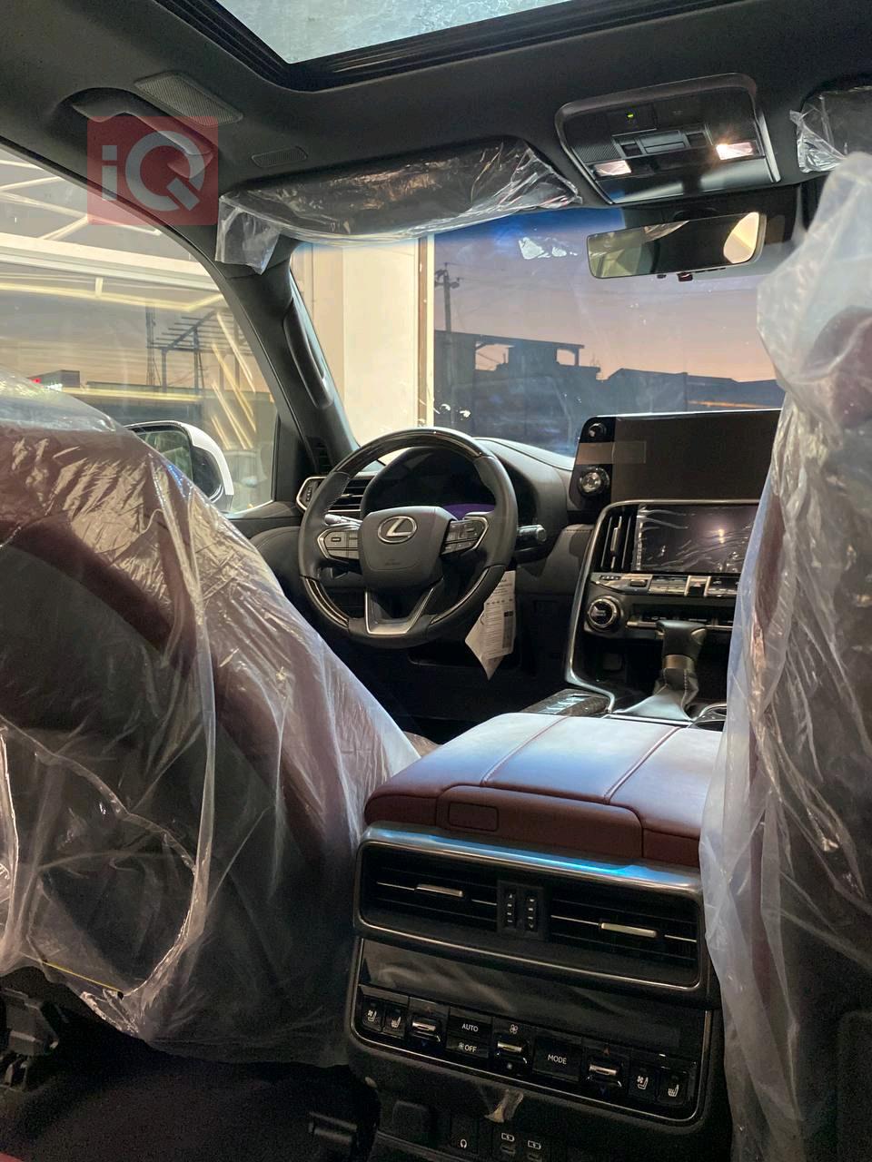 Lexus LX
